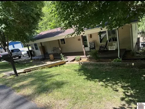 64 Lakeshore Dr, Cadiz, KY 42211
