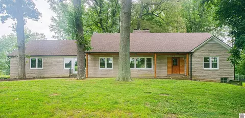 3270 Mayfield Metropolis Rd, Paducah, KY 42003