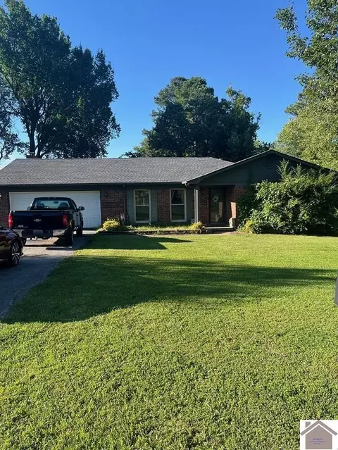 100 Brunswick Cir, Paducah, KY 42001