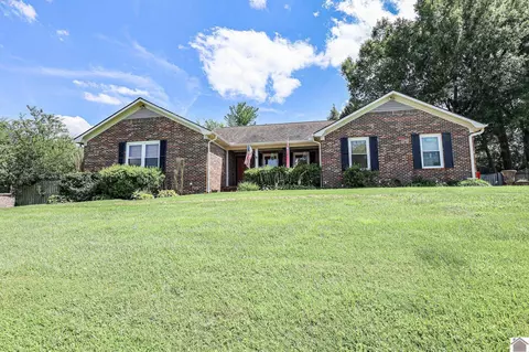 201 Brunswick Cir, Paducah, KY 42001