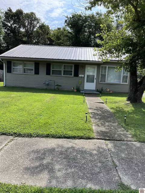 3232 Spring St, Paducah, KY 42001