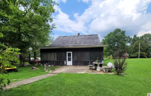 516 E 12th St, Benton, KY 42025 photo 2
