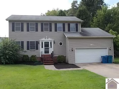 120 Greenway Chase, Paducah, KY 42001