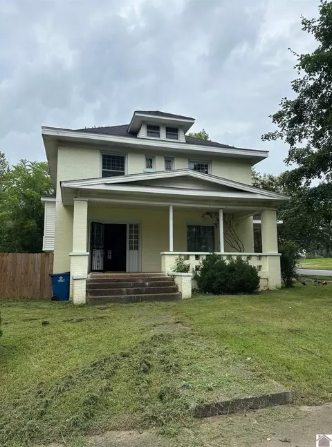 632 8th St, Mayfield, KY 42066
