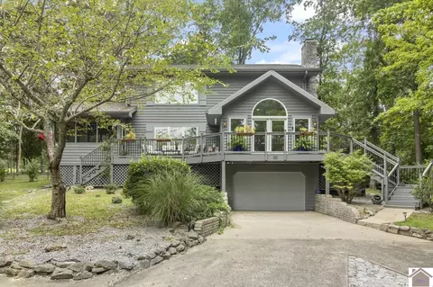 101 Persimmon Pl, Cadiz, KY 42211