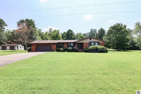 96 Jericho Ln, Calvert City, KY 42029