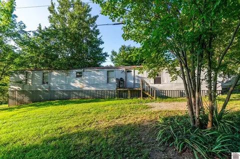 713 Popular Dr, Smithland, KY 42081