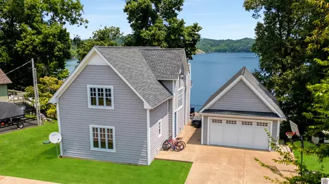 498 Skyline Dr, Cadiz, KY 42211