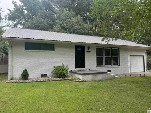1805 Ridgewood Dr, Murray, KY 42071