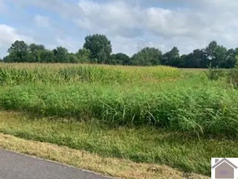Hines Road, Paducah, KY 42001