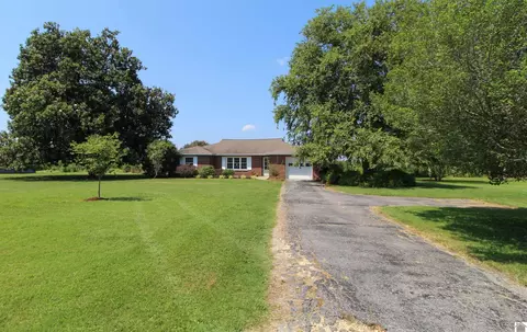 585 Rayburn Rd, Murray, KY 42071