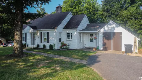 3940 Pecan Dr, Paducah, KY 42001