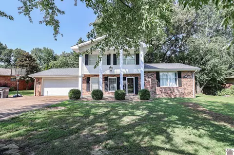 689 Springwell Ln, Paducah, KY 42001