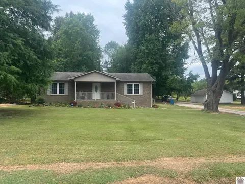 63 Road St, Bardwell, KY 42023