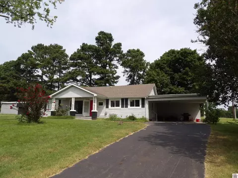 40 Sid Darnall Rd, Benton, KY 42025