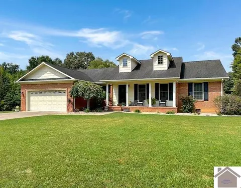 358 Maplewood Cir, Murray, KY 42071