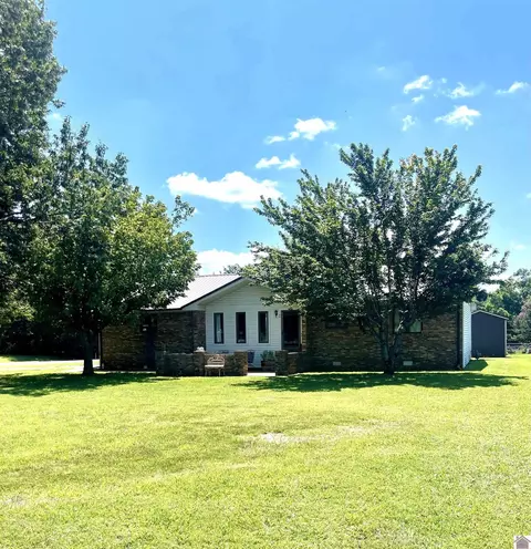 49 Y Dr, Murray, KY 42071