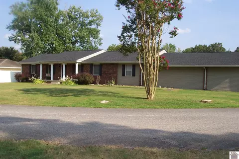 300 Barton, Paducah, KY 42003