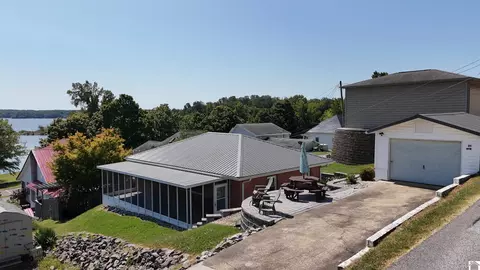 25 4th St, Kuttawa, KY 42055