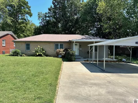 1306 Longview Dr, Mayfield, KY 42066