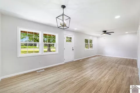866 N Sutton Ln, Mayfield, KY 42066 photo 9