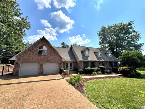 46 Streetland Dr, Cadiz, KY 42211