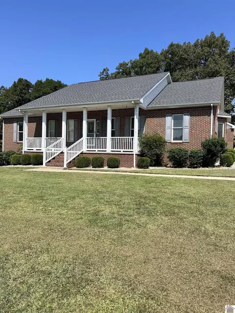 155 Cottonwood Ln, Paducah, KY 42001