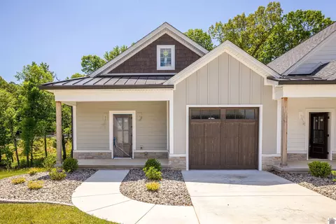 753 Eagle Point Dr, Grand Rivers, KY 42045