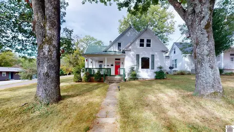 307 N 7th St, Murray, KY 42071