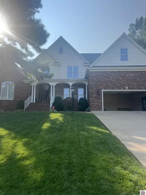 6428 Tuscan Rd, Paducah, KY 42001