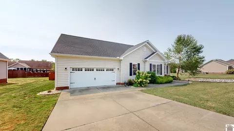 2247 Mitchell Dr, Murray, KY 42071 photo 3