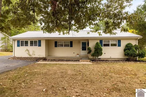 1711 Oak Hill Dr, Murray, KY 42071