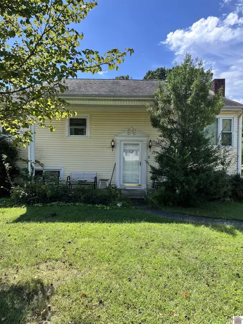 223 Seminole Dr, Paducah, KY 42001