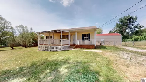 4822 Woodrow Rd, Woodlawn, TN 37191