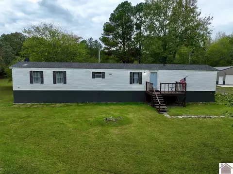 5165 Charlie Ln, Paducah, KY 42003