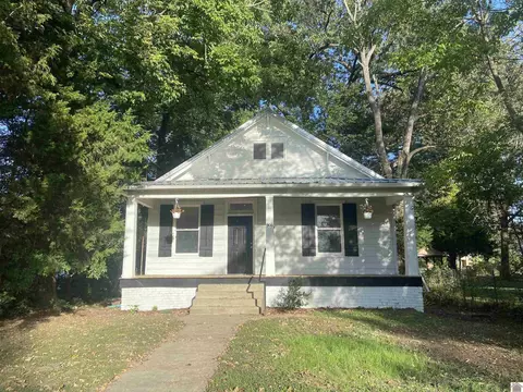 906 24th St, Paducah, KY 42001