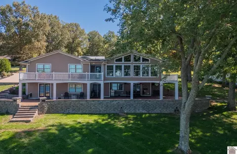 506 Solomon Dr, Cadiz, KY 42211