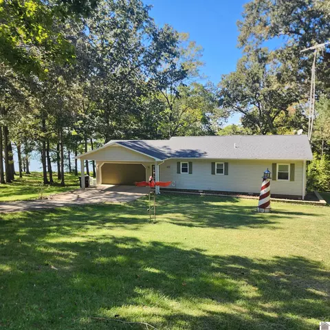 37 Lands End Rd, Cadiz, KY 42211