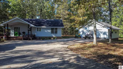 255 Paddlewheel Rd, Gilbertsville, KY 42044