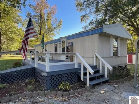 247 Horseshoe Dr, Cadiz, KY 42211