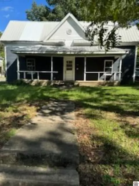 423 8th St, Murray, KY 42071