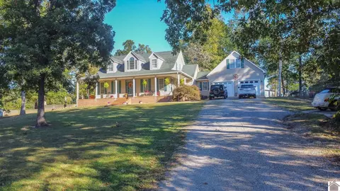 6640 Oak Level Rd, Benton, KY 42025