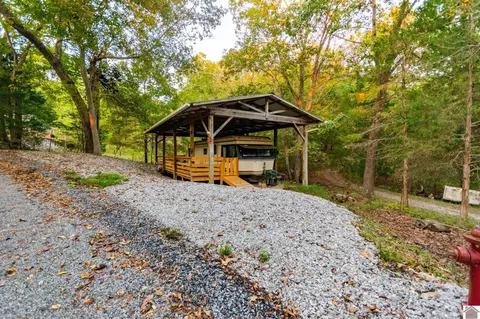 1162 Shine Ln, Cadiz, KY 42211