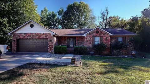 4350 Driftwood Dr, Paducah, KY 42001