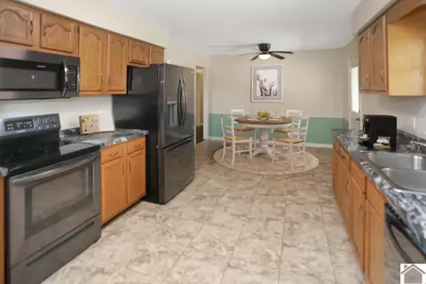 68 Cambridge Dr, Murray, KY 42071 photo 8