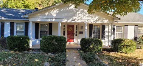 208 Fairlane Dr, Mayfield, KY 42066