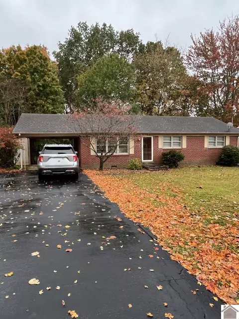 1703 Keenland Dr, Murray, KY 42071