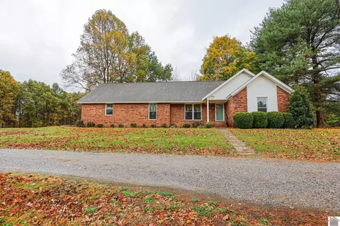 234 Country Club Ln, La Center, KY 42056