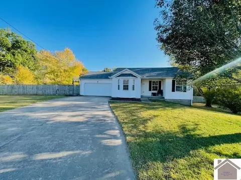 290 Golden Pond Ave, Oak Grove, KY 42262