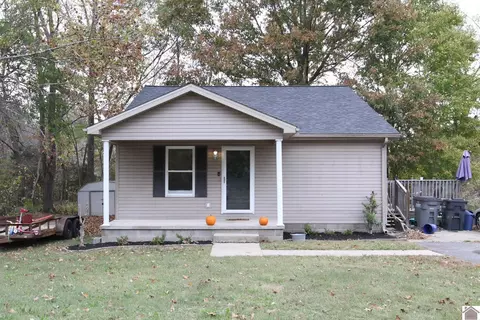 5840 Majestic Oak Dr, Paducah, KY 42003